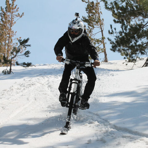 In bici sull'Etna innevato