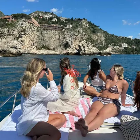 Tour in barca a Taormina con snorkeling