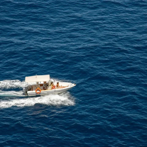 Escursioni nautiche a Taormina: la guida completa per vivere la costa dal mare